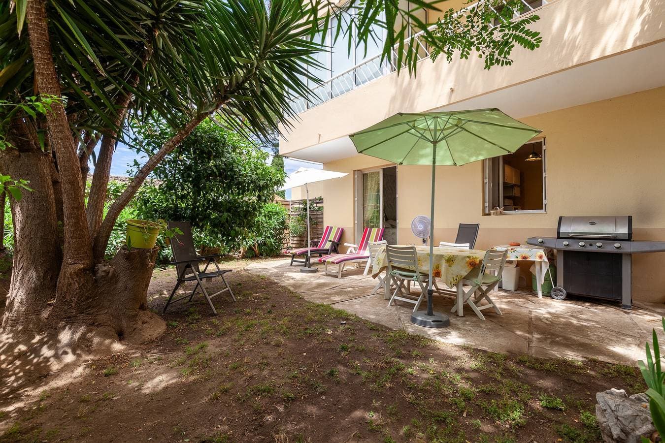 Foto 2 von 22: Ferienwohnung 'Appartement Dans Cadre De Verdure' mit privater Terrasse, privatem Garten und WLAN