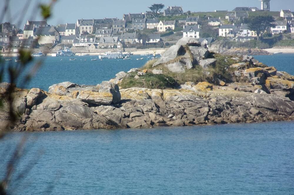 Foto 13 von 30: Typisches bretonisches Haus in 0.50m Entfernung vom Strand mit Meerblick und Batz im Obergeschoss.