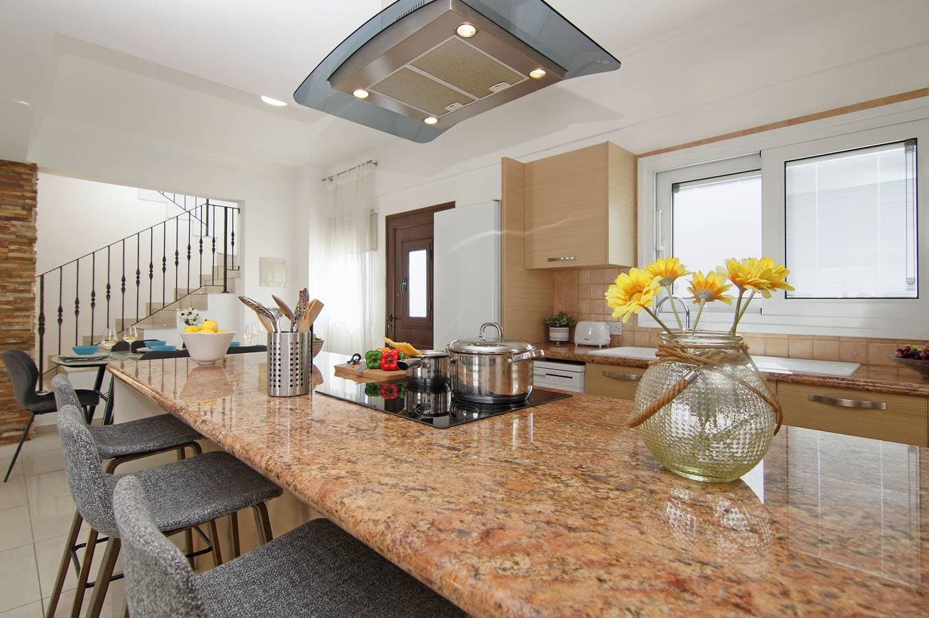 Foto 13 von 35: Villa für 8 Personen mit Balkon