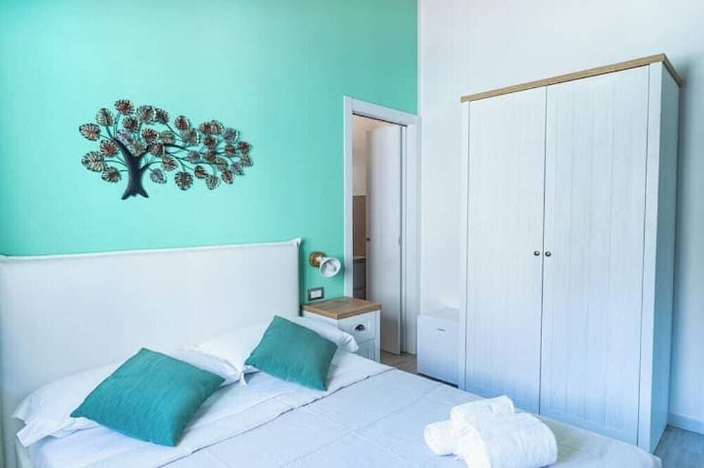 Foto 2 von 10: Bright and comfortable room with private bathroom