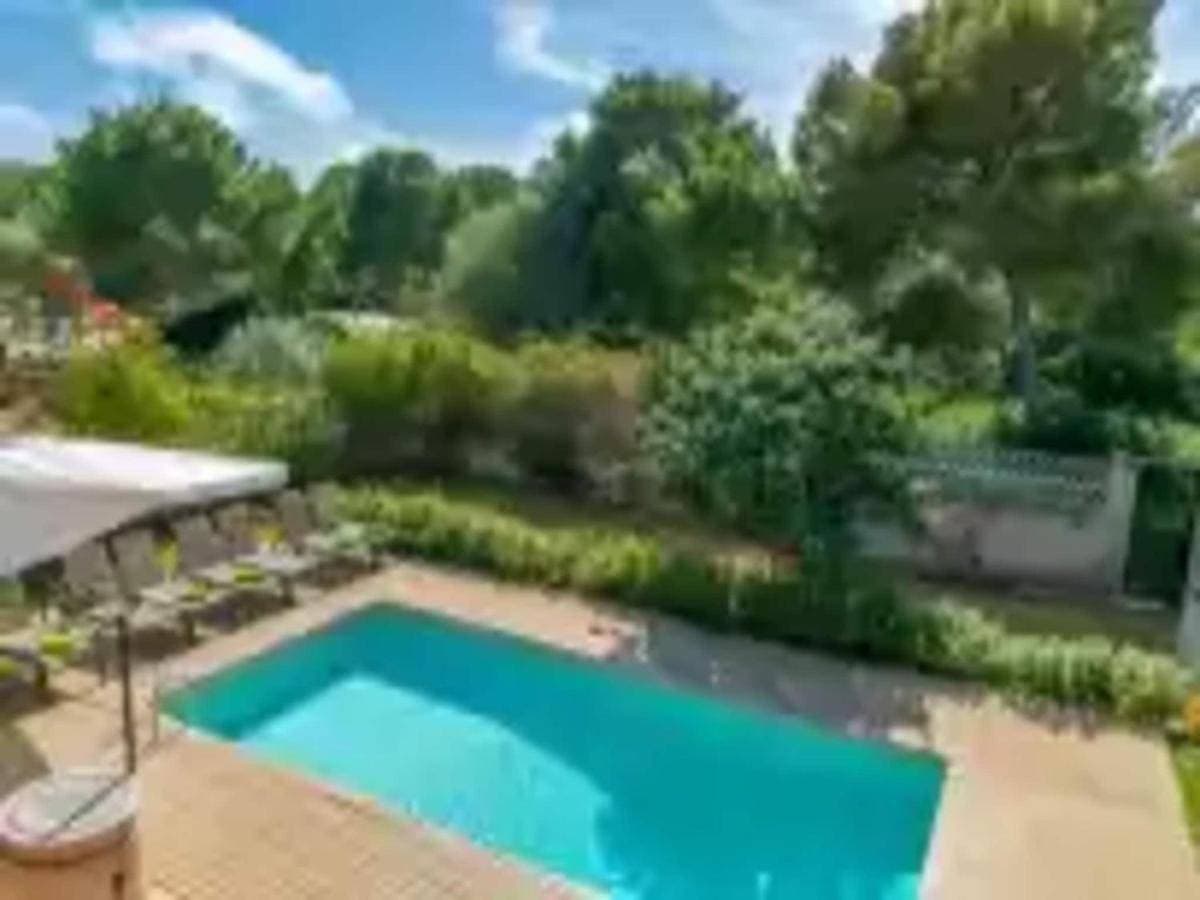 Foto 4 von 40: Five-Bedroom Villa