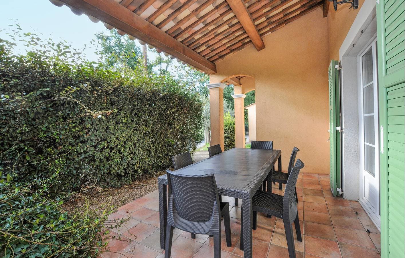 Foto 9 von 32: Callian Poolside Apartment mit AC & Parkplatz