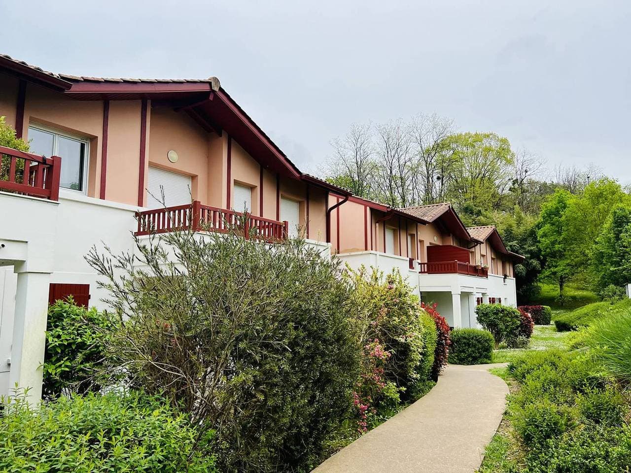 F2 Wohnung mit Pool und Parkplatz in Cambo-les-Bains 1