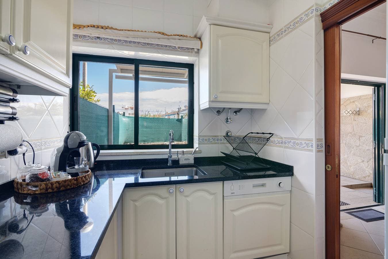 Foto 8 von 23: Quinta da Manta Rota – Apartment mit privatem Strand und Gartenblick