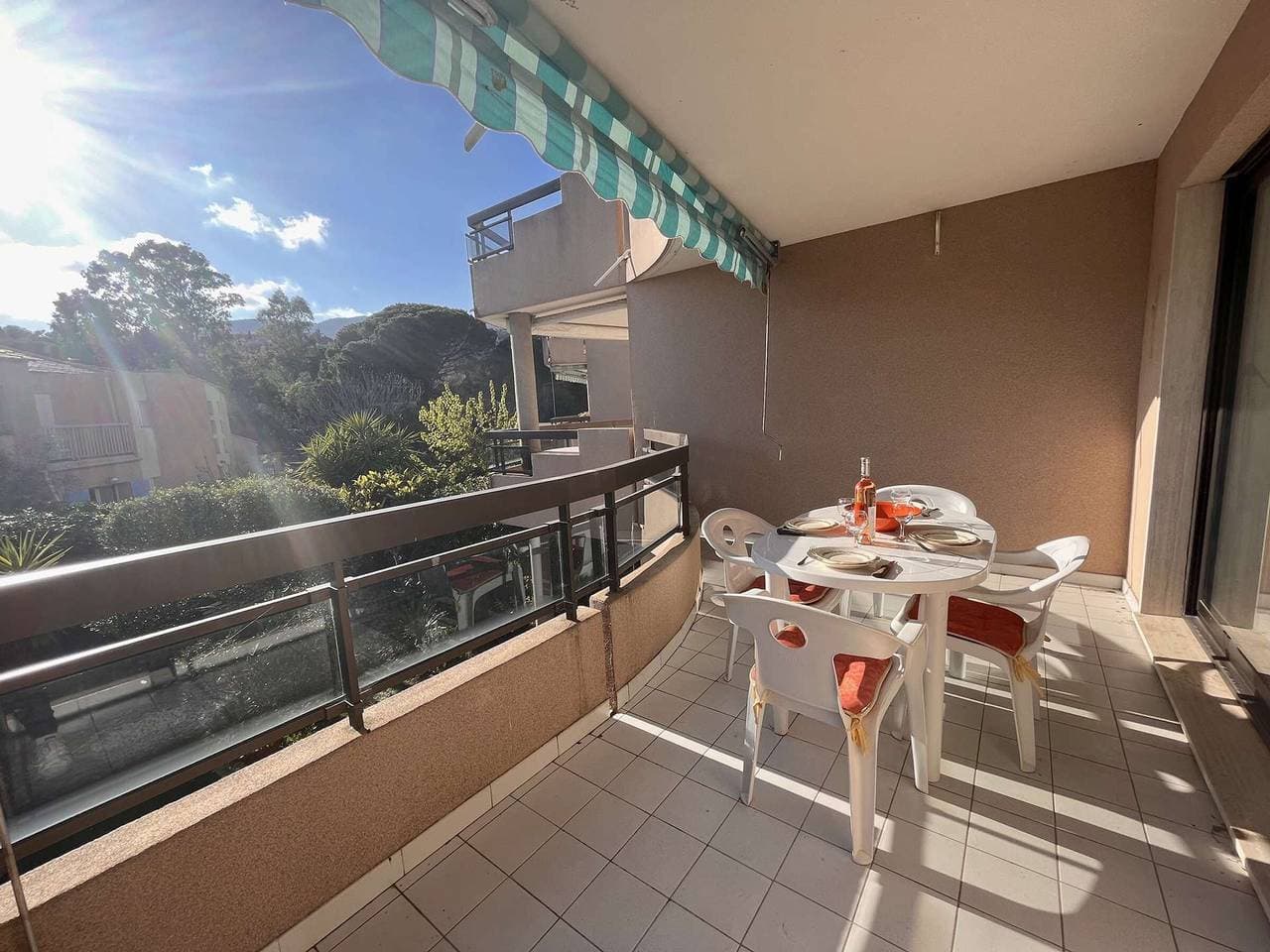 Foto 2 von 13: Zwei-Zimmer-Wohnung mit Terrasse, 200 m vom Strand, Cavalaire-sur-Mer