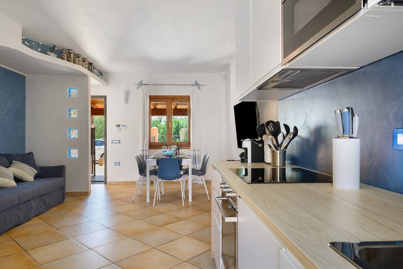 Foto 10 von 31: Ferienhaus 'Villa Aurora Tortolì' mit Balkon, WLAN und Klimaanlage