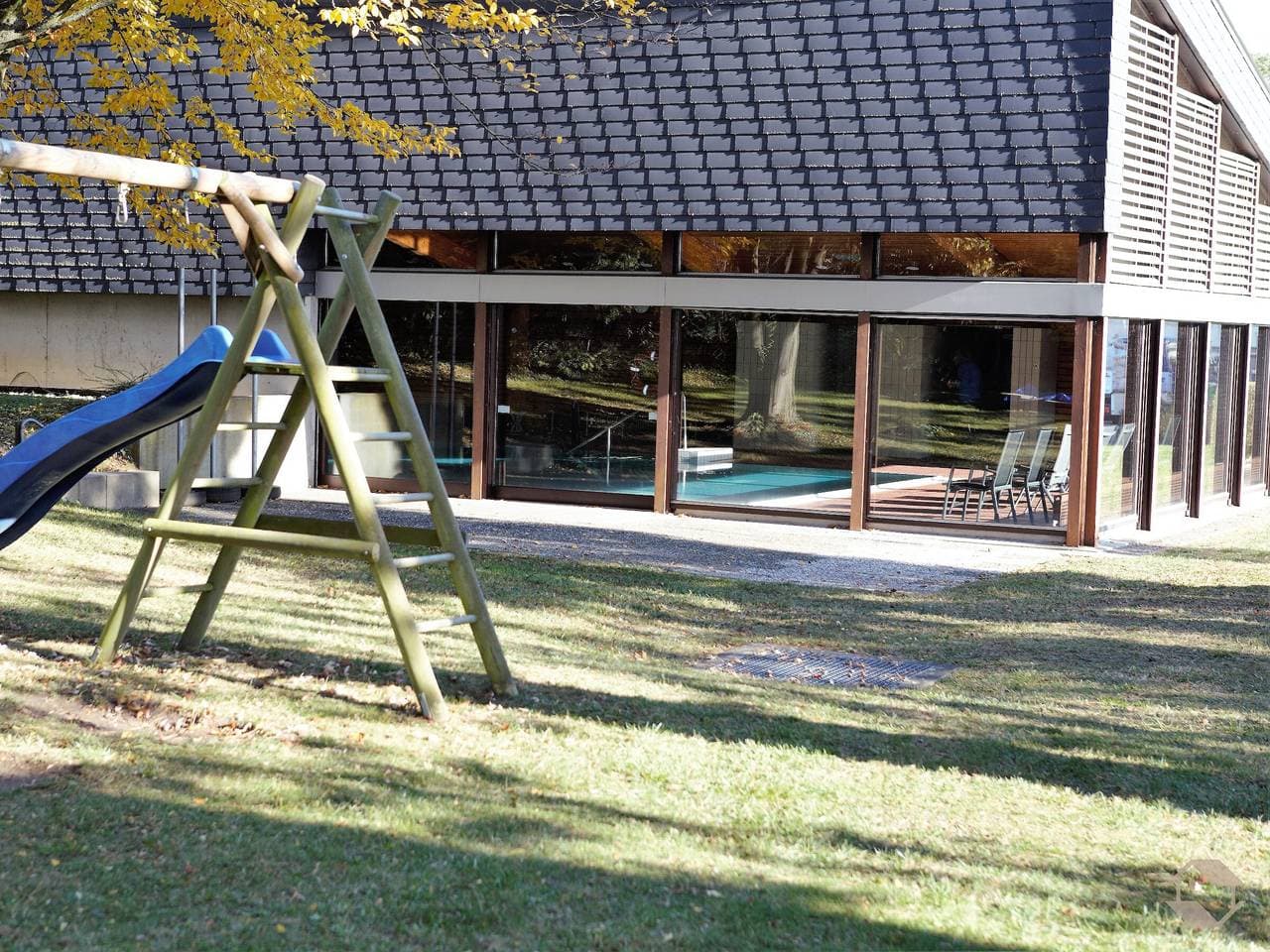 Foto 6 von 10: Apartment 'Königsegg mit Hallenschwimmbad' mit Balkon