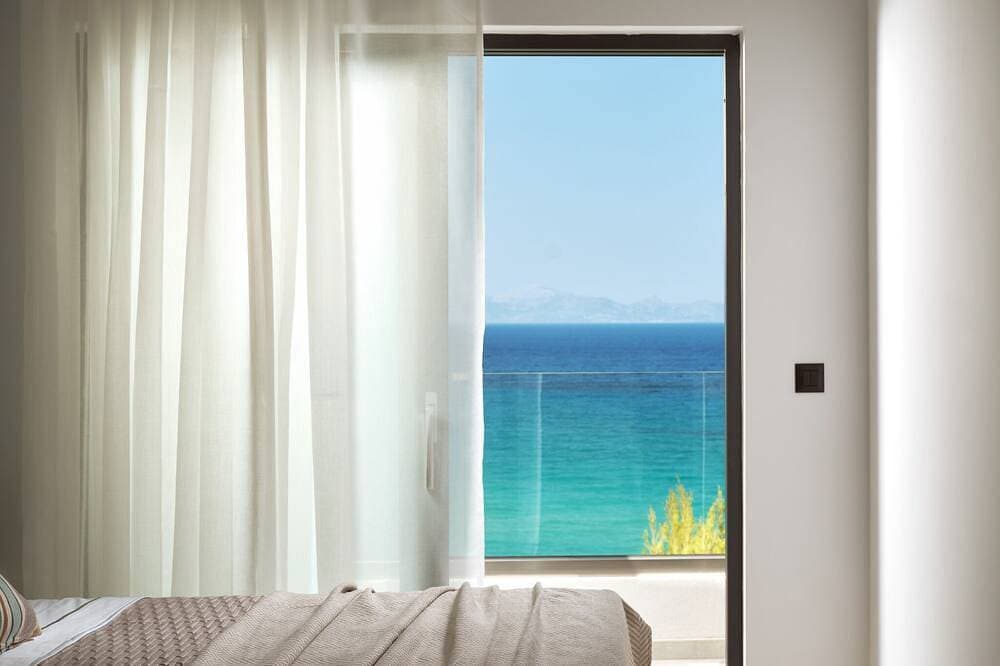 Foto 3 von 30: Nomia Villa, with Pool, Gym & Walk to the Beach