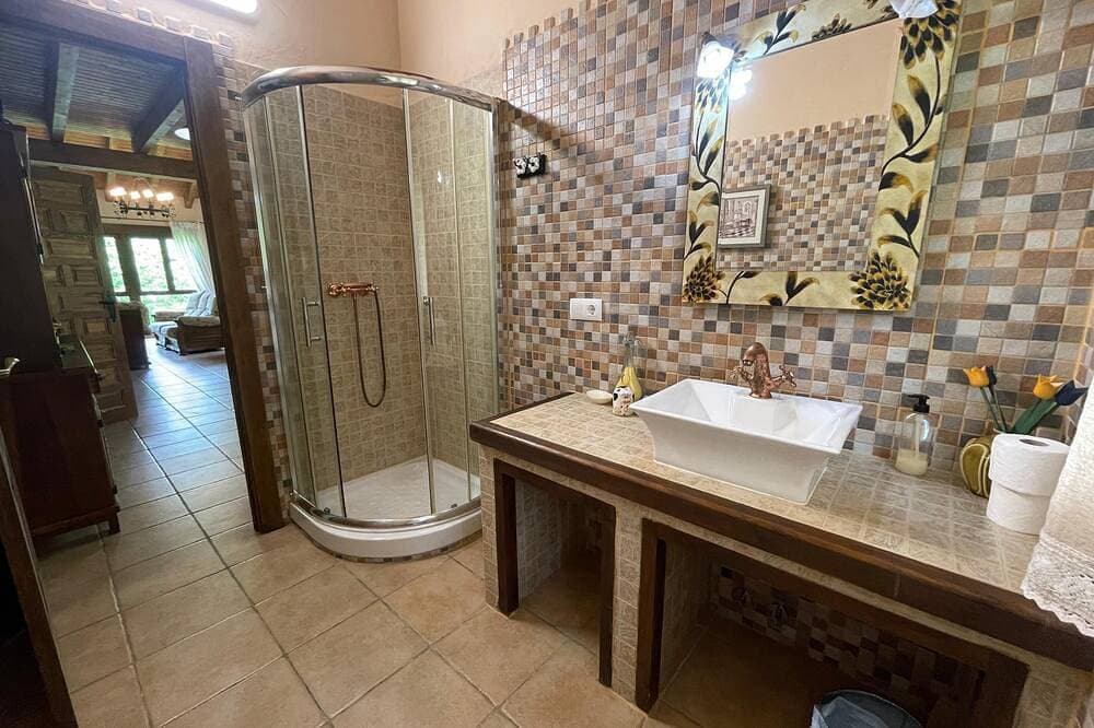 Foto 5 von 29: Casa Trasgu Para 8 Personas en Tornín, Cangas de Onís
