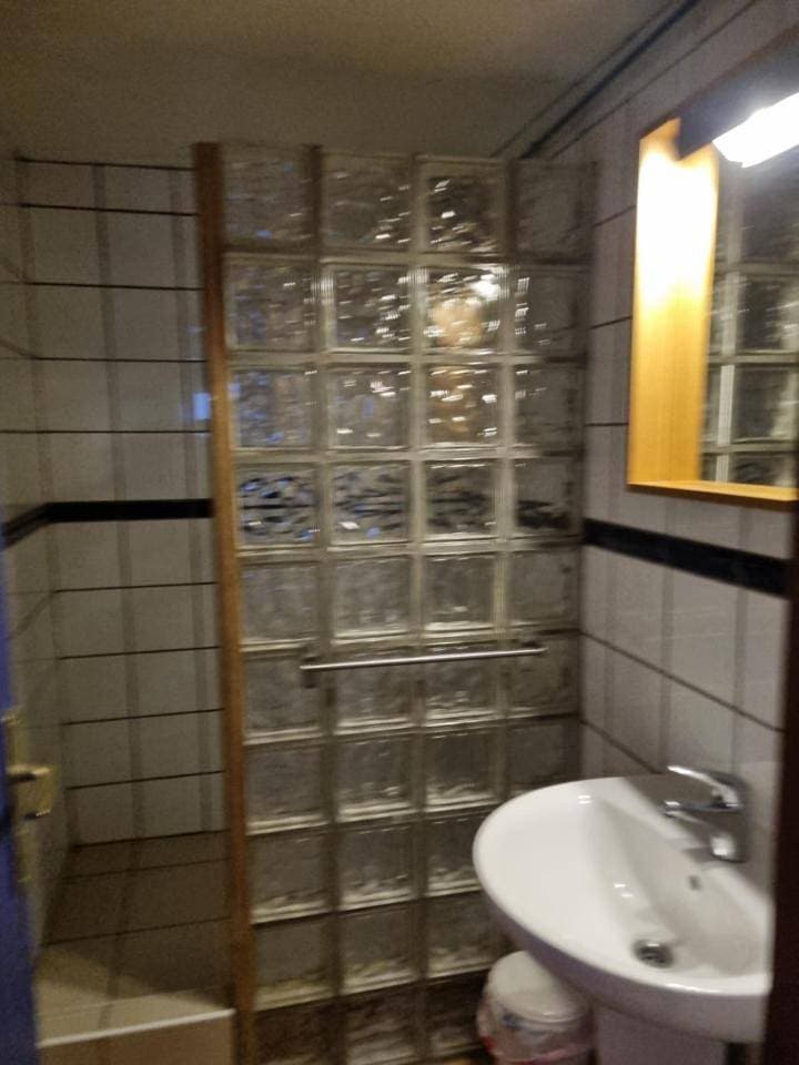 Foto 10 von 19: Mixed Dormitory Room
