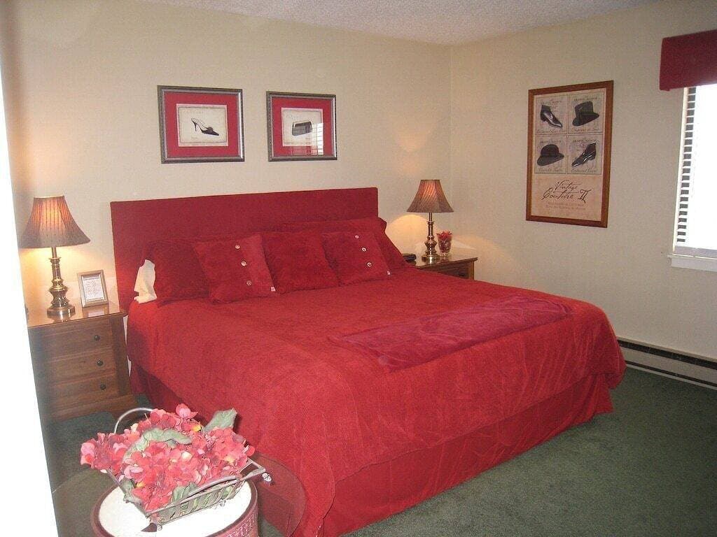 Foto 10 von 11: Ski, Board, Tubing, Mtn Biking, inside/outside pools, Snowshoe, Silver Creek
