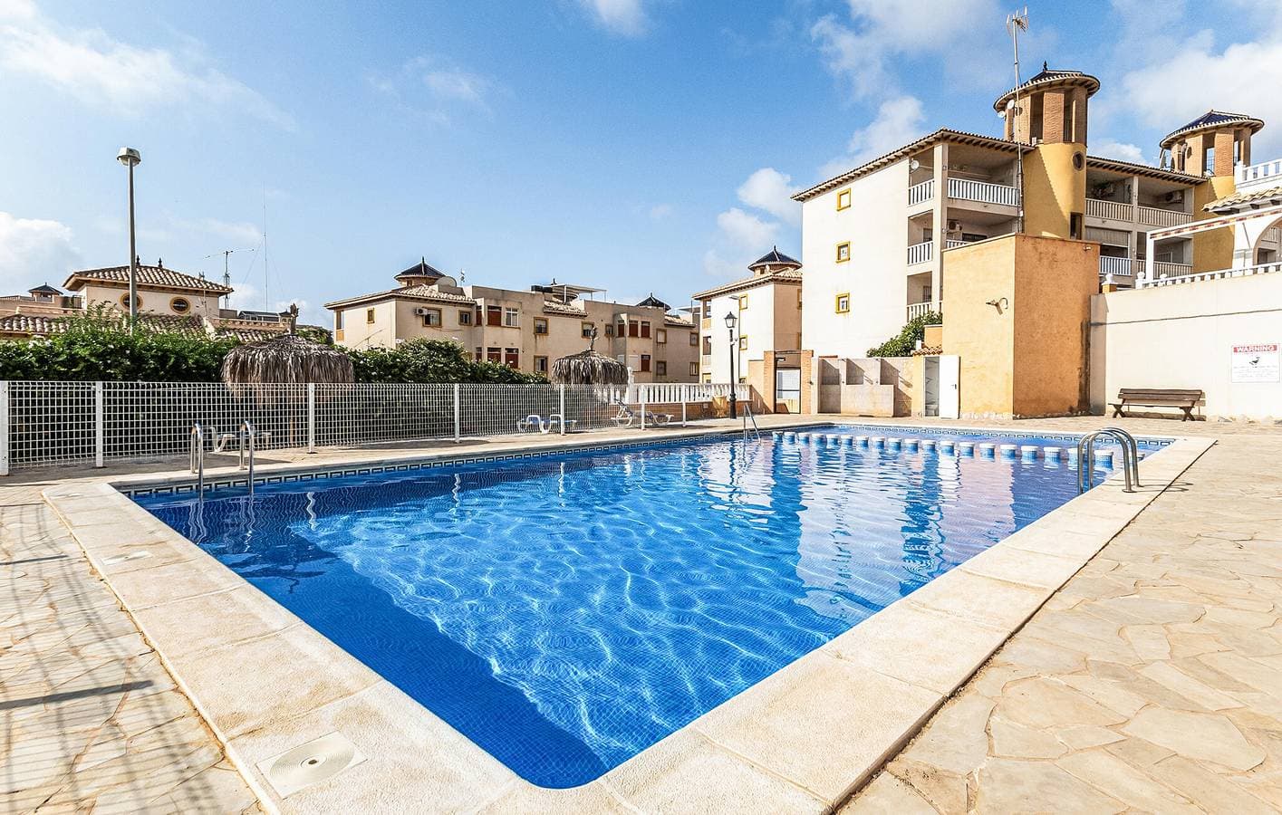 Apartment am Strand mit Pool und AC in der Nähe von Playa de Campoamor 1