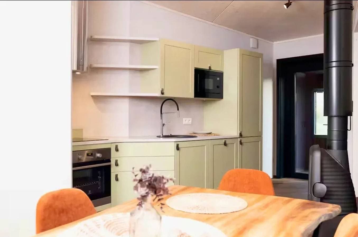 Foto 5 von 15: Chalet-Rückzugsort in Antoing, 95 m², Seeblick