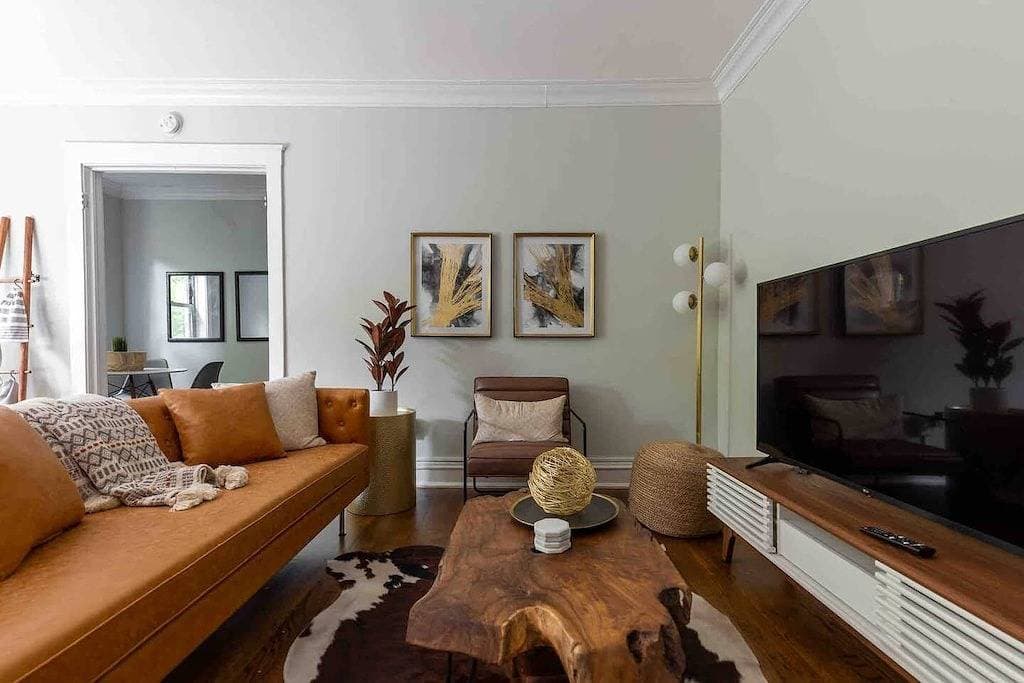 Rustic Studio Apartment in the Heart of Lincoln Square 1