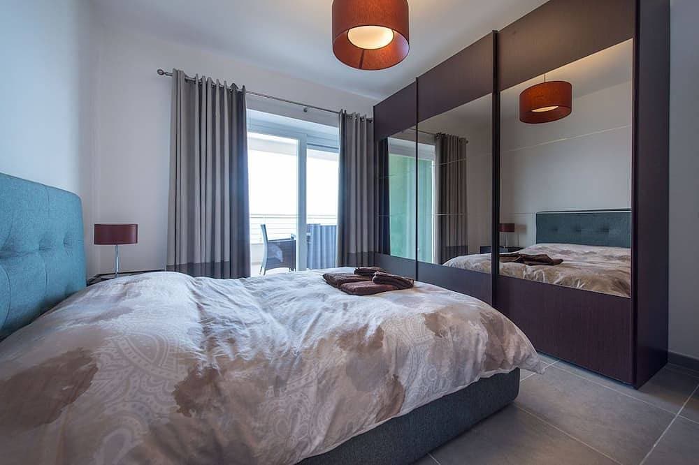 Foto 2 von 29: Seafront Luxury Apartment incl Pool