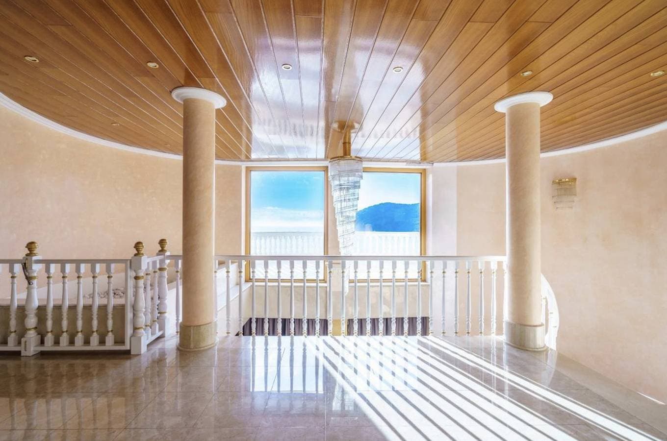 Foto 8 von 27: Villa Camp De Mar Sea View by PriorityVillas