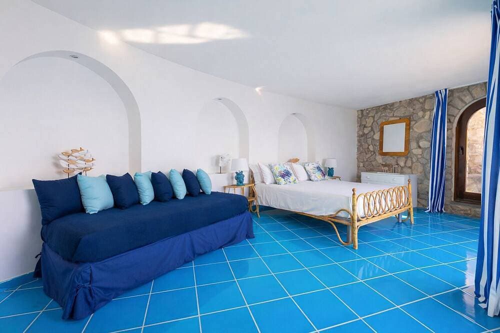 Foto 5 von 27: Enchanting panoramic suite a few steps from the sea in Sorrento Peninsula