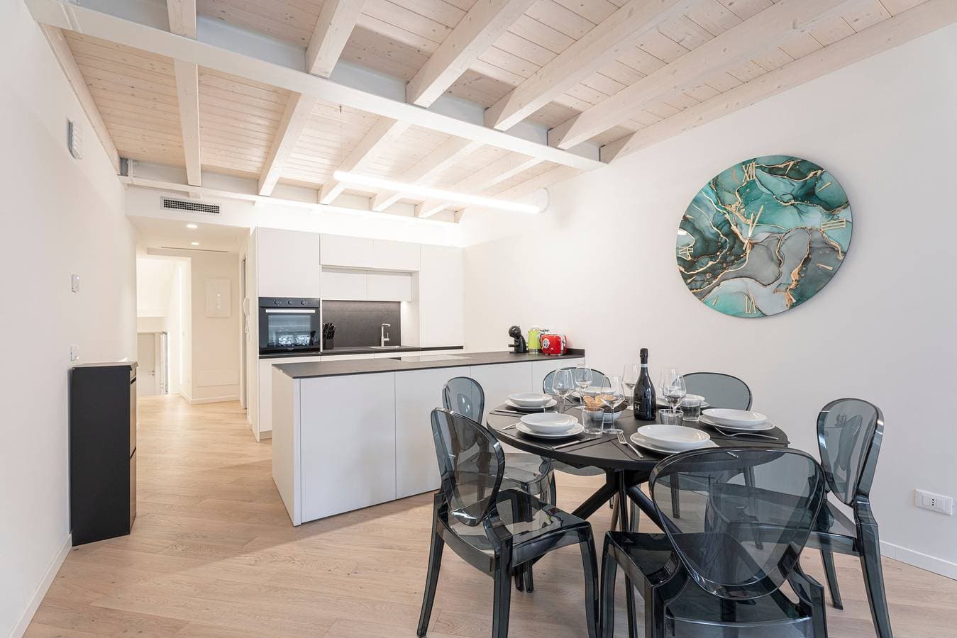 Foto 4 von 30: Ferienwohnung 'Flat 5' mit Seeblick, WLAN und Klimaanlage