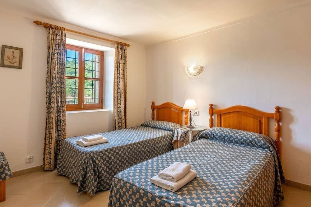 Foto 6 von 30: Schönes alleinstehendes Ferienhaus mit  W-Lan, privatem Pool, TV, Terrasse, Haustiere erlaubt