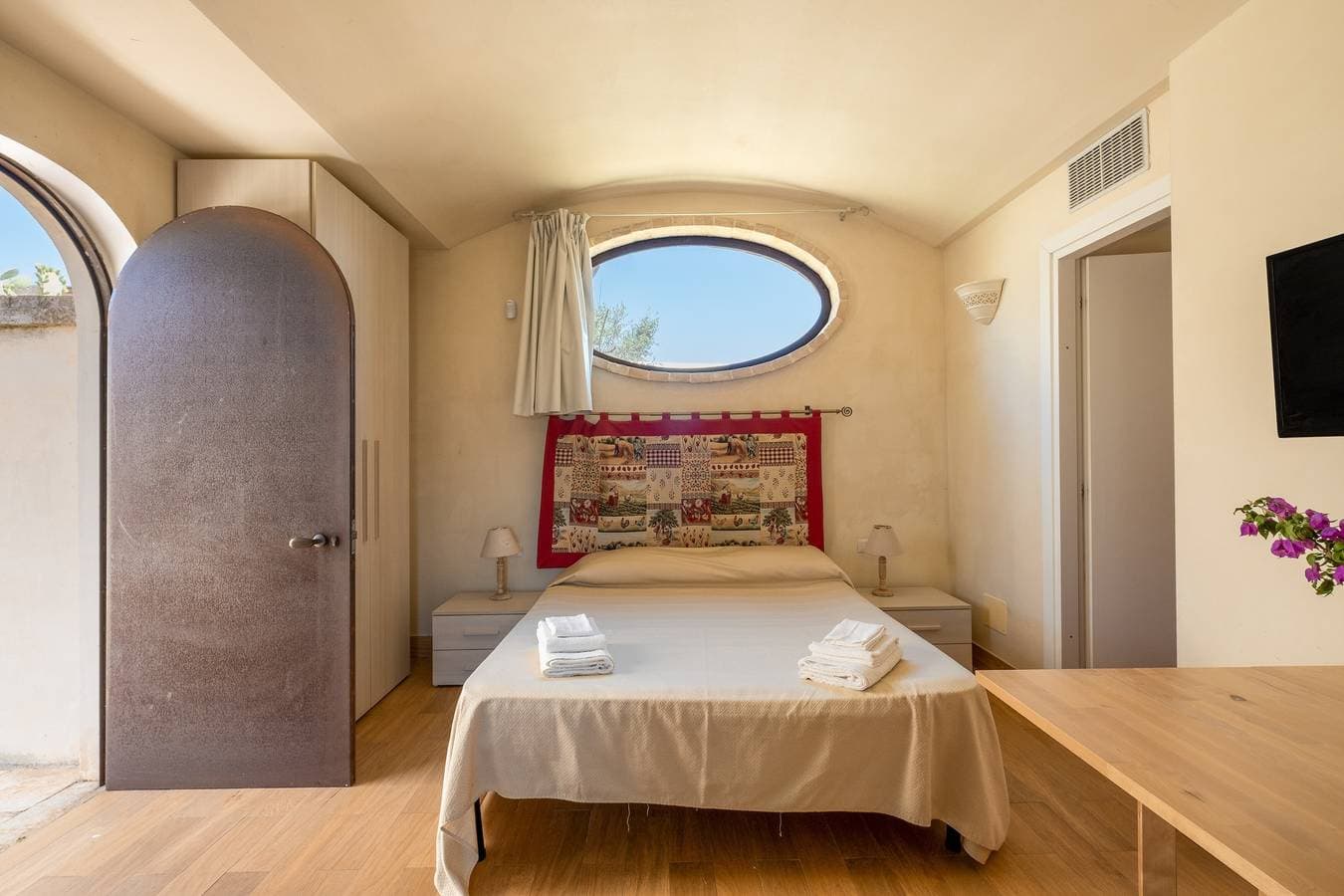 Foto 12 von 20: Appartement 'Residenze Uliveto - Residenza 10' mit Pool, privater Terrasse und Klimaanlage
