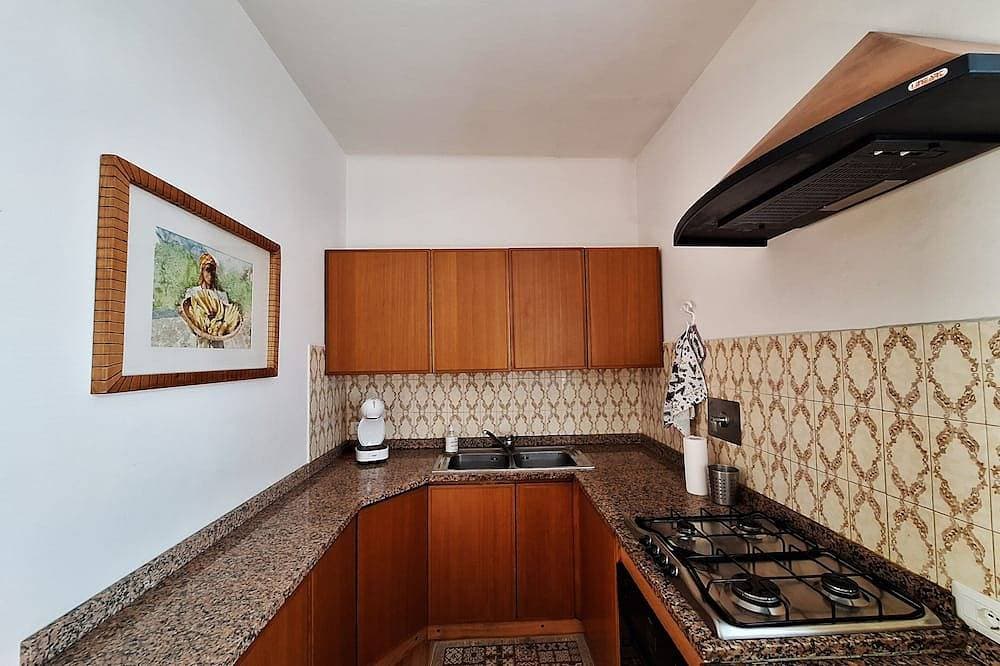 Foto 13 von 18: Apartment-Traditionell-Eigenes Badezimmer-Blick auf den Hof