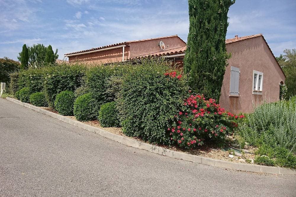 Foto 8 von 24: Geräumige Villa mit Gemeinschaftspool in Pierrevert neben dem Golf du Luberon.
