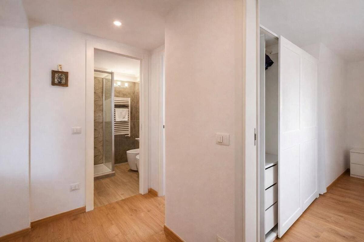 Foto 13 von 18: Two-Bedroom Apartment