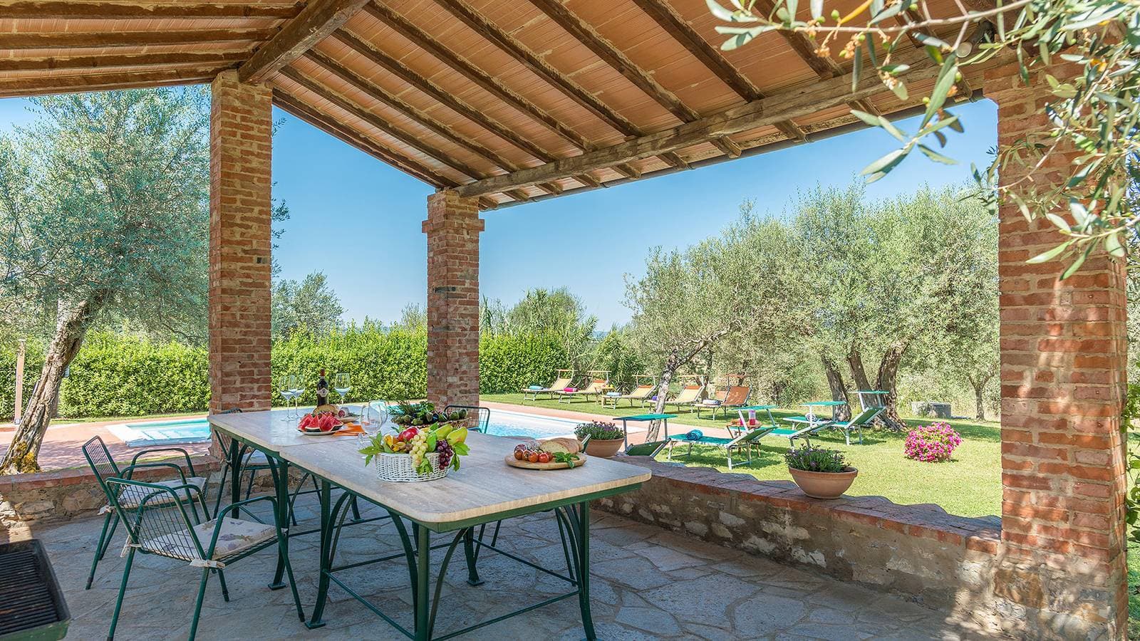 Foto 12 von 47: Villa für 14 Personen mit Garten