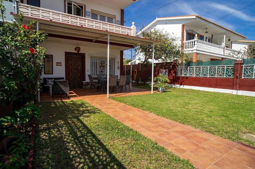 Cozy home in Torre de Benagalbón with WiFi 1