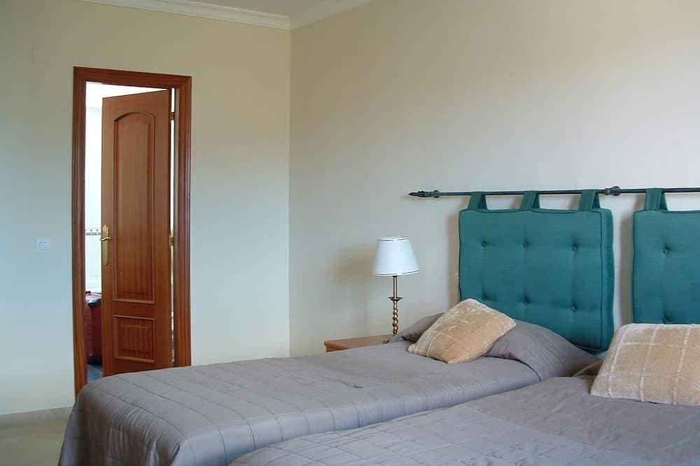 Foto 3 von 22: Villa, direkt  auf Golf Platz, privates beheiztes Schwimmbad, herrliche Aussicht
