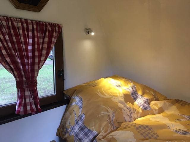 Foto 7 von 32: Blockhütte für 2 Personen mit Terrasse