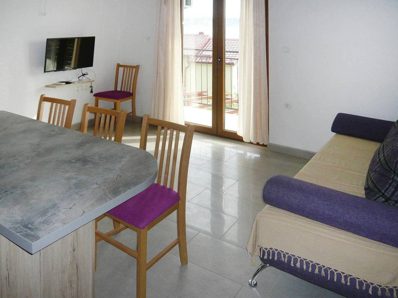 Foto 2 von 20: Gemütliche Wohnung in Starigrad für 4 Personen