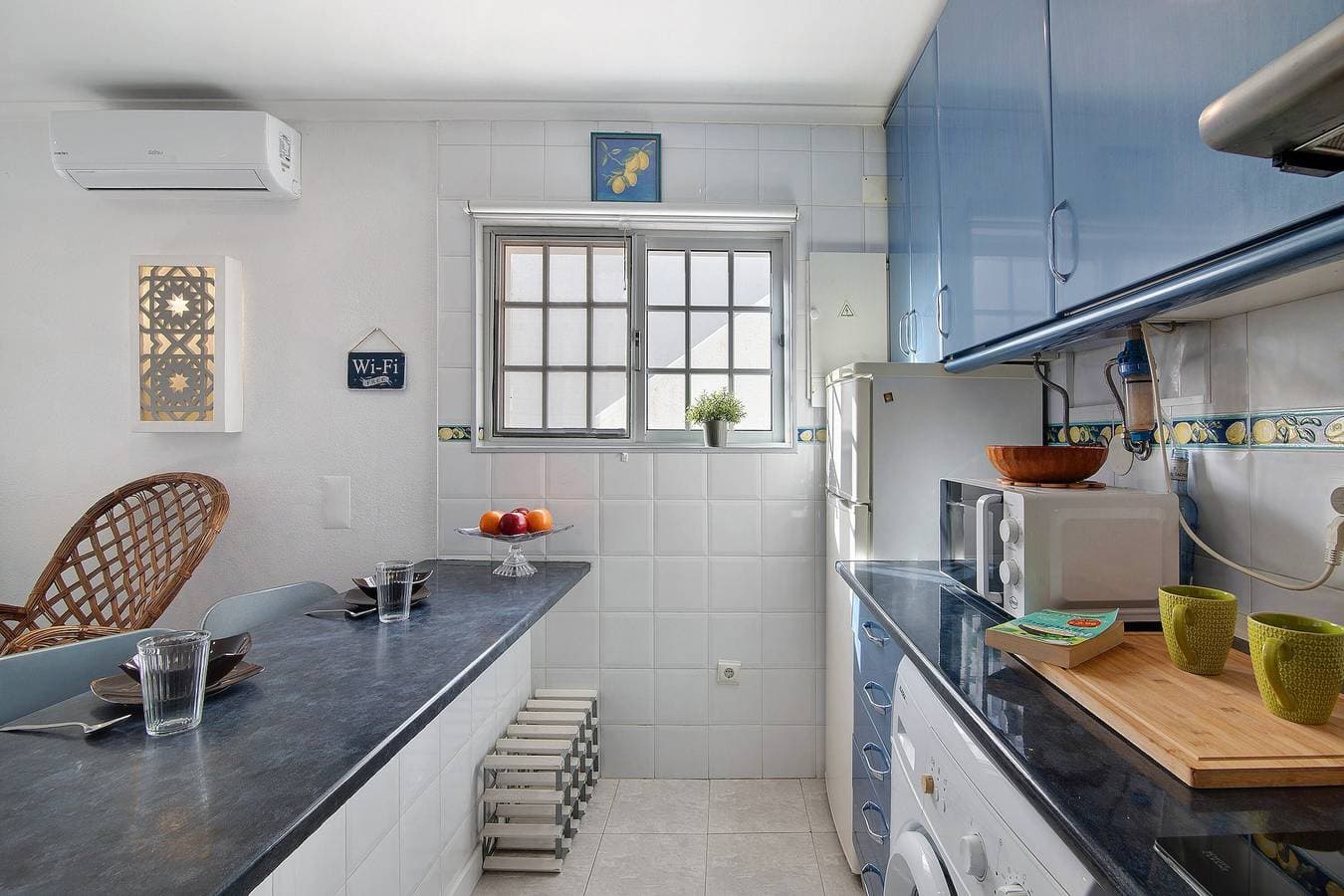 Foto 7 von 23: Ferienwohnung 'Zitronen' mit privater Terrasse, WLAN und Klimaanlage