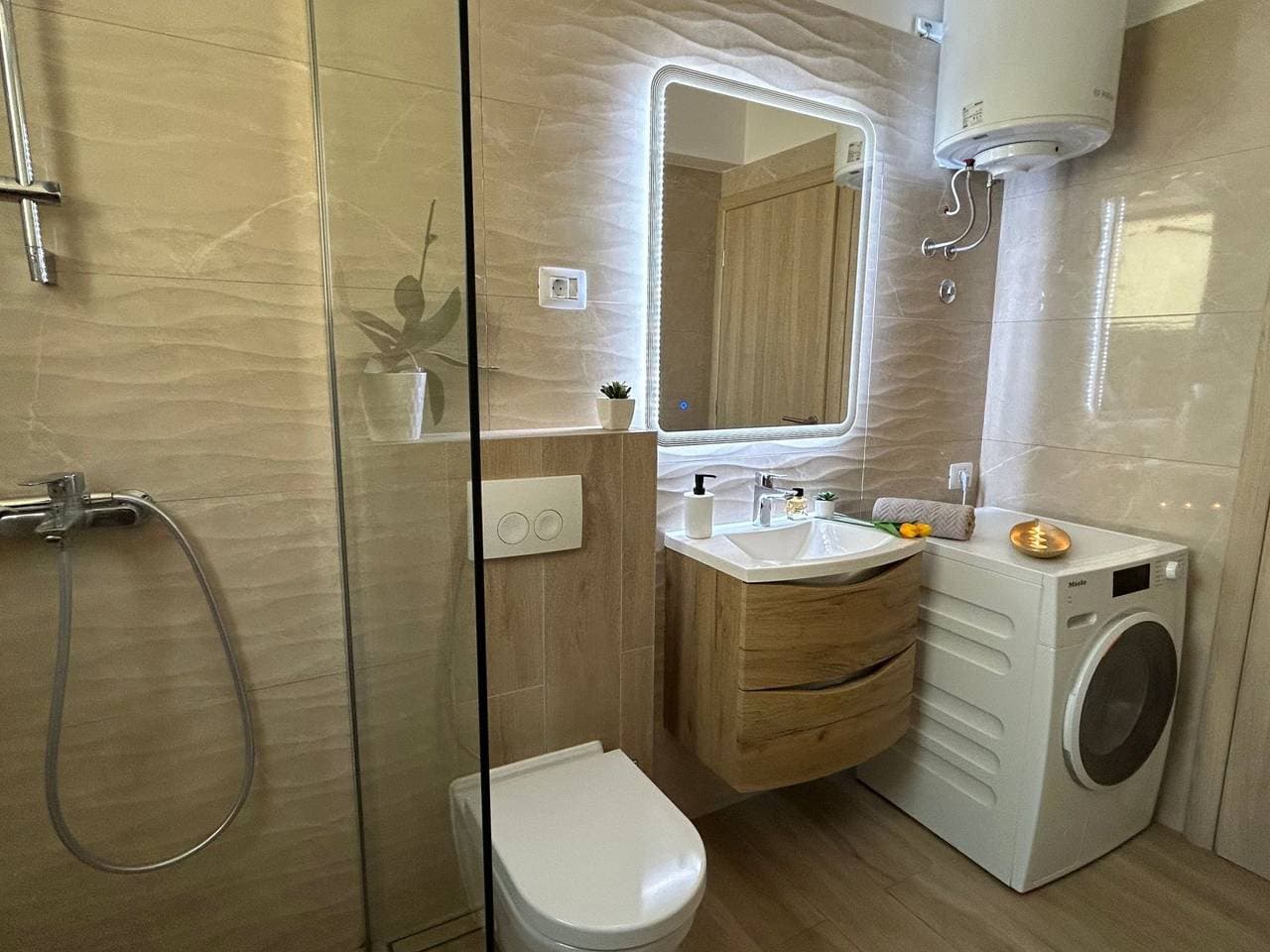 Foto 6 von 45: Diva mit privatem Pool