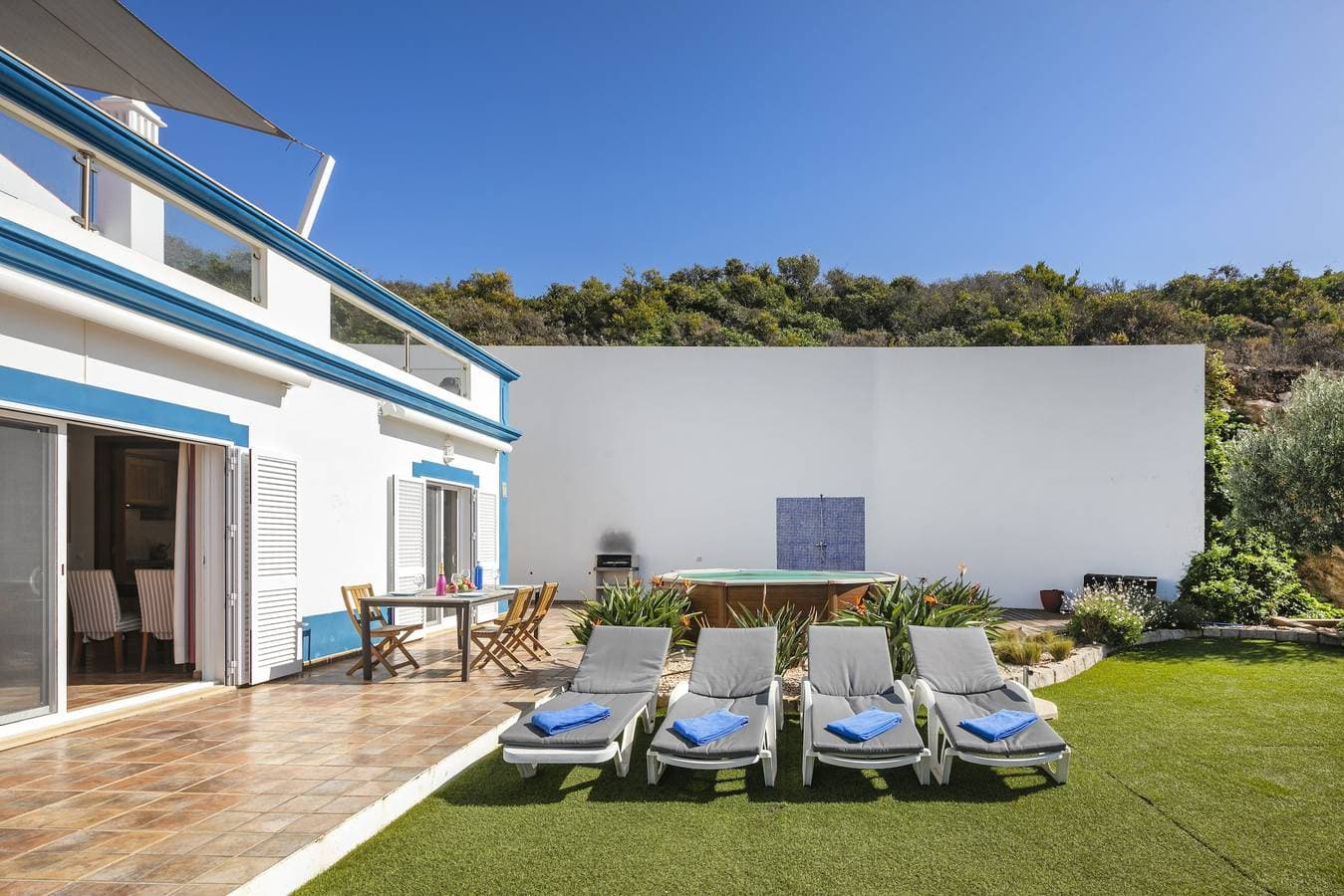 Foto 12 von 29: Villa für 4 Personen mit Terrasse