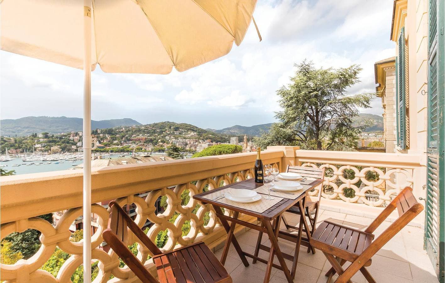 Prelo Appartement am Pool mit Terrasse 1