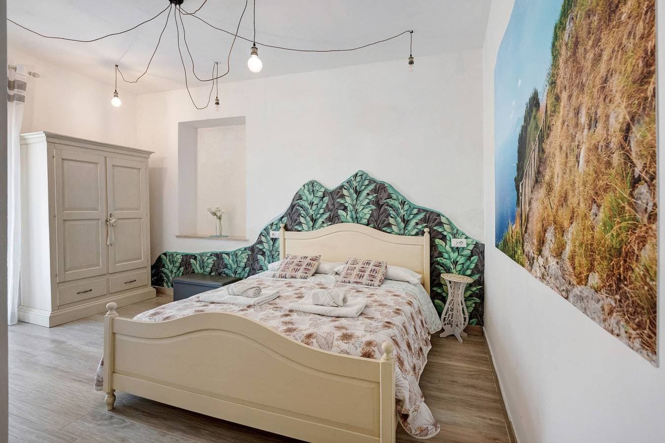 Foto 8 von 20: Zimmer 'Camera Sentieri Con Vista Vesuvio' mit Bergblick, Wi-Fi und Klimaanlage