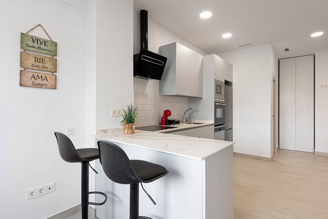 Foto 9 von 21: Einzimmerapartment 'Apartamentos Sealmar 1' mit Gemeinschaftspool, Wi-Fi und Klimaanlage