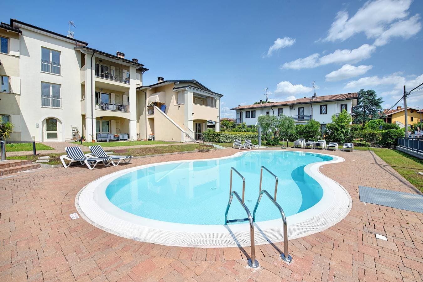 Foto 5 von 21: Ferienwohnung 'Katy Lake Salvia' mit Gemeinschaftspool, privater Terrasse und WLAN