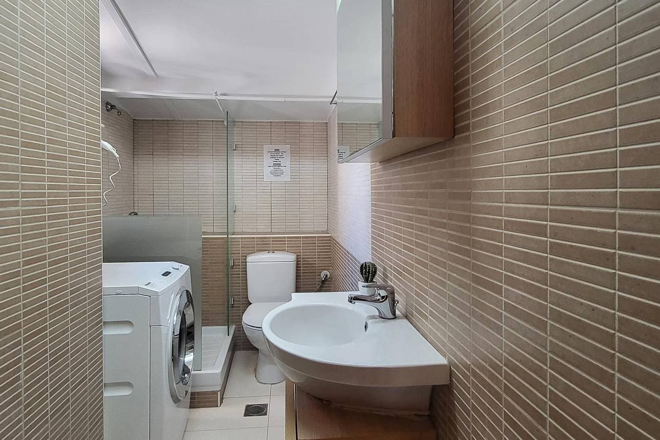 Foto 12 von 43: Ferienwohnung für 6 Personen mit Terrasse