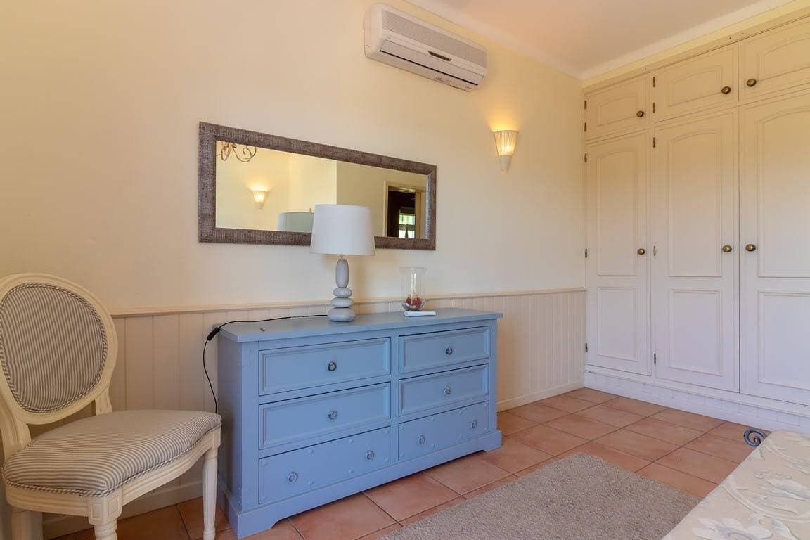 Foto 10 von 25: Ferienhaus für 4 Personen mit Pool