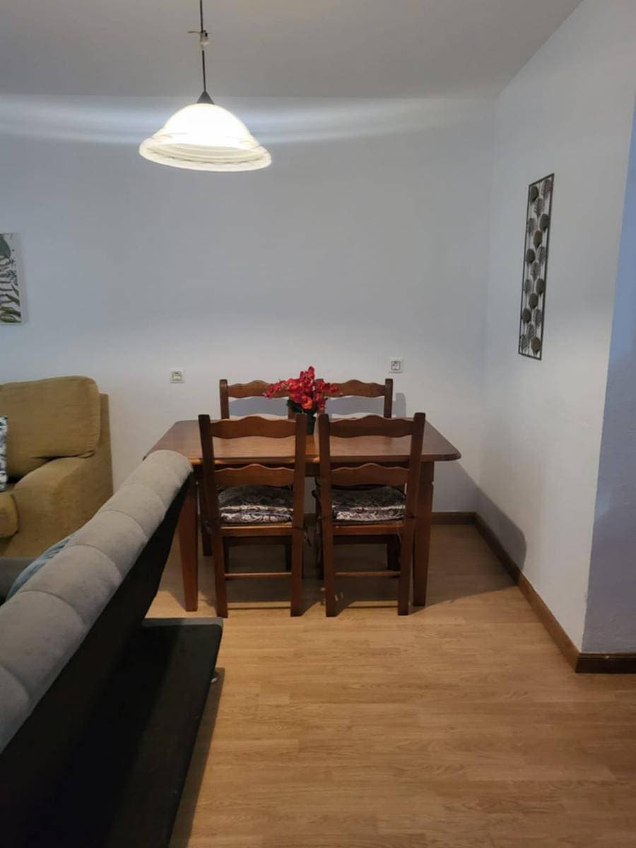 Foto 9 von 35: Ferienwohnung für 6 Personen mit Balkon/Terrasse