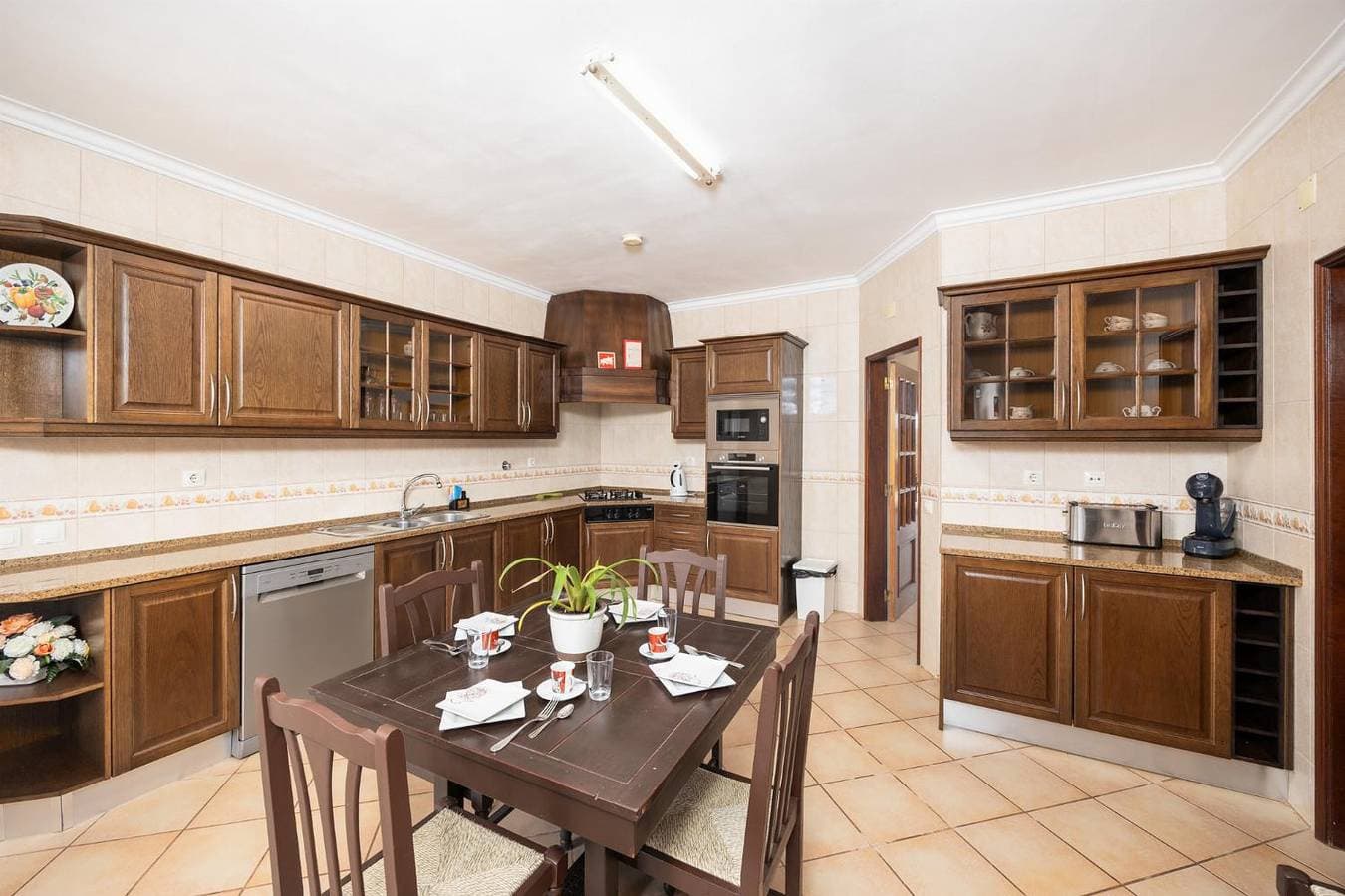 Foto 9 von 33: Villa für 8 Personen mit Balkon