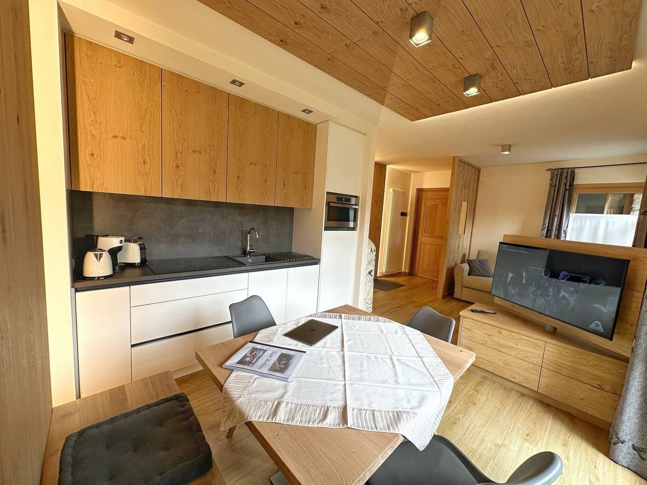 Foto 6 von 31: Ferienwohnung Chalet Monteneve Verde mit Bergblick, Balkon und WLAN