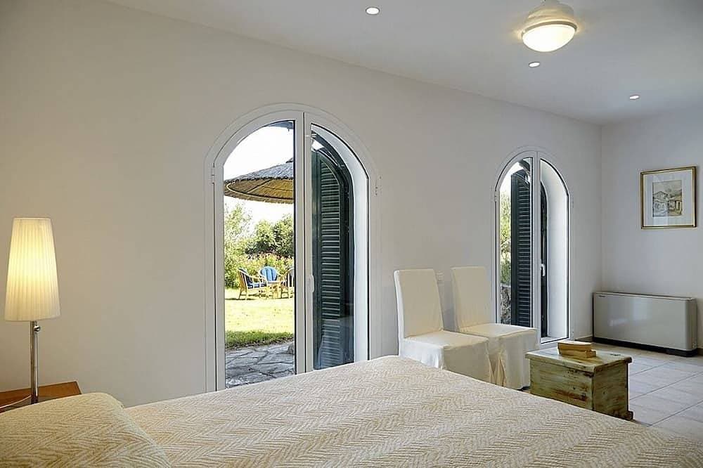 Foto 5 von 24: Geräumige Villa, Meerblick, Infinity-Pool, Whirlpool, Fitnessraum, Dampfbad 10 Minuten zu Fuß zum Kommeno Beach!