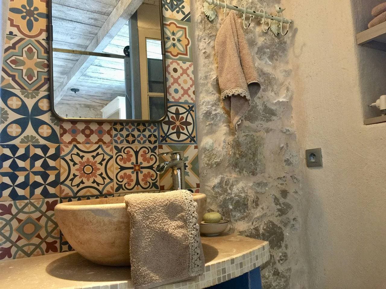 Foto 11 von 23: Romantische Wohnung in historischem Haus in der Provence