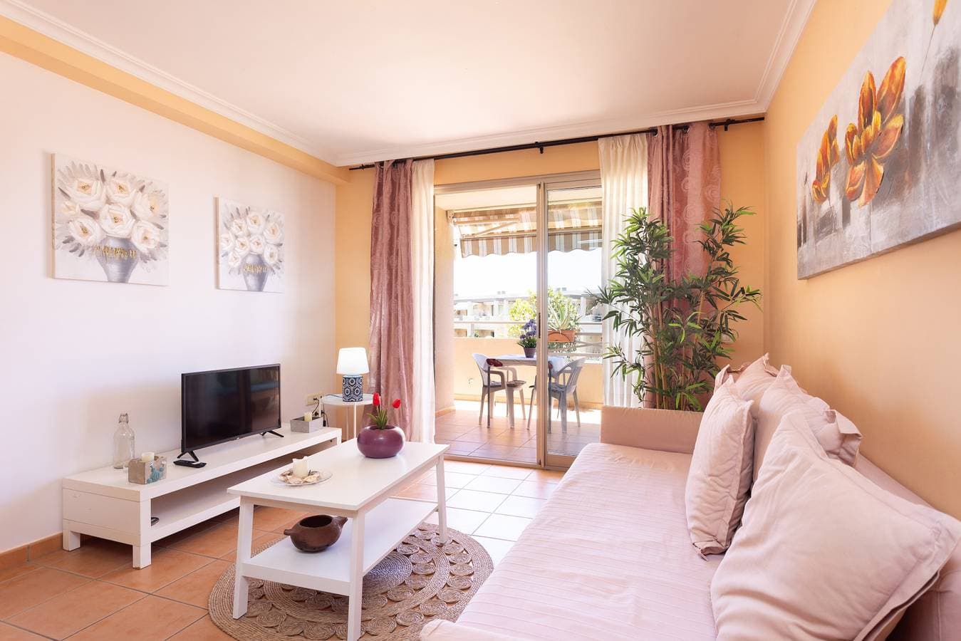Foto 4 von 45: Ferienwohnung 'junto al mar isabel' mit Terrasse, Gemeinschaftspool und WLAN