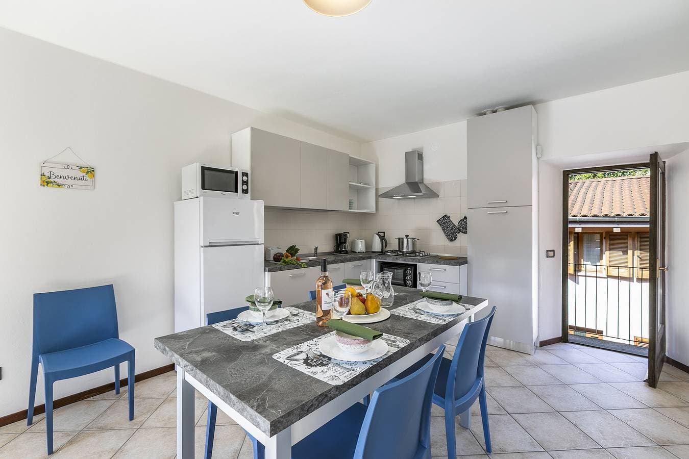 Foto 4 von 27: Nel Cuore Di Baveno Apartment, 50m from Lake