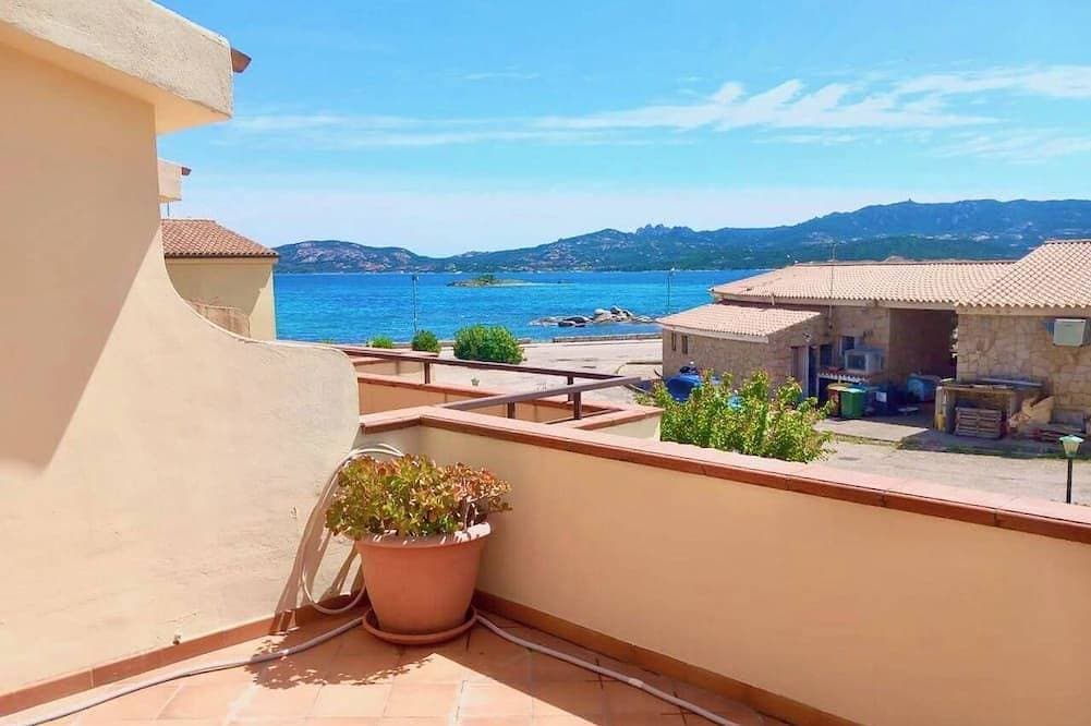 Beautiful apartment with sea views 1