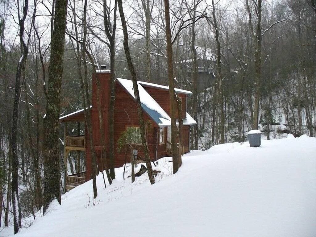 Foto 3 von 41: Alpenhaus Cabins Echtes Blockhaus in den Helen Ga Bergen